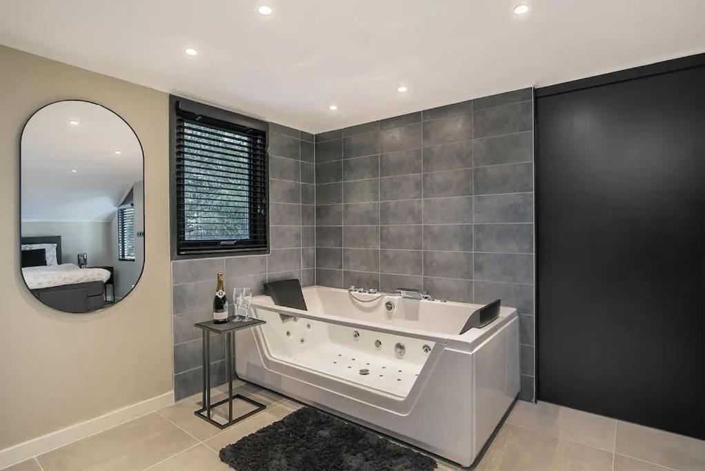 Relaxed Luxe "Boszichthuisje" Met Jacuzzi Bospark Ijsselheide Hattemerbroek 外观 照片
